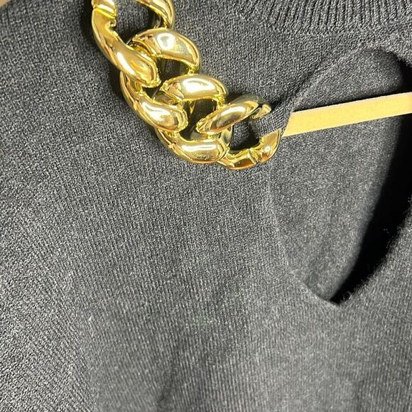 Fashion to Figure Demi Chain Detail Pullover Turtle Neck Sweater Black Cutout Pl - Picture 4 of 7